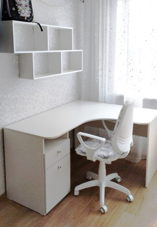 Стол угловой 1160 мм Умка NEW (ручки - дуб) от Династия Kids